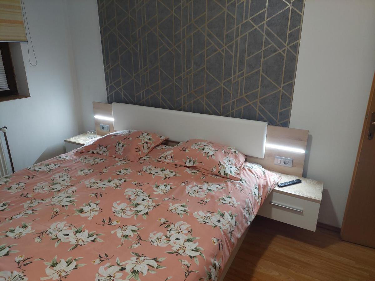 Suite Elena Nedelisce Exterior photo