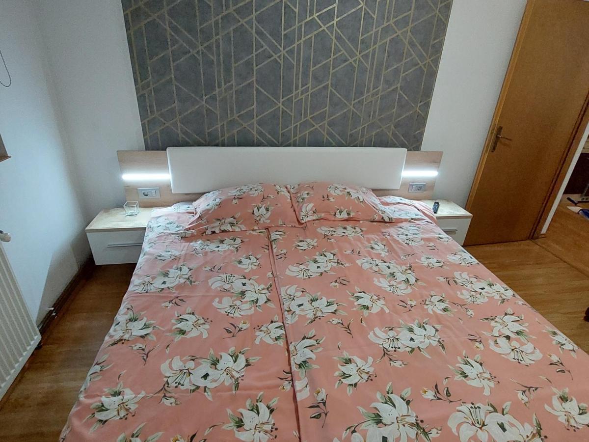 Suite Elena Nedelisce Exterior photo